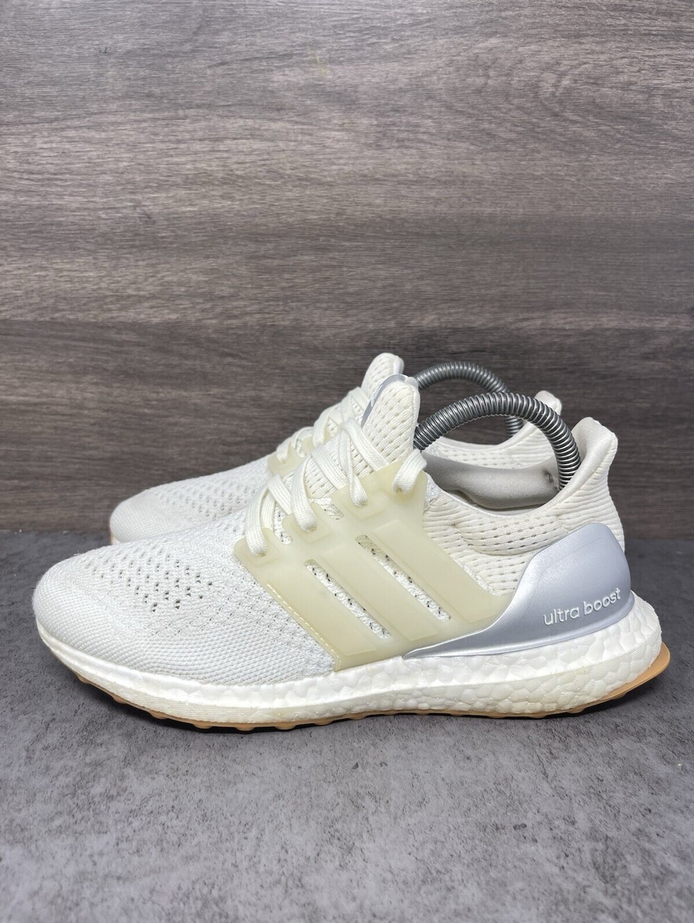 adidas Ultraboost 1.0 Off White Gum Womens Size 6.5 Running Shoes HR0061￼